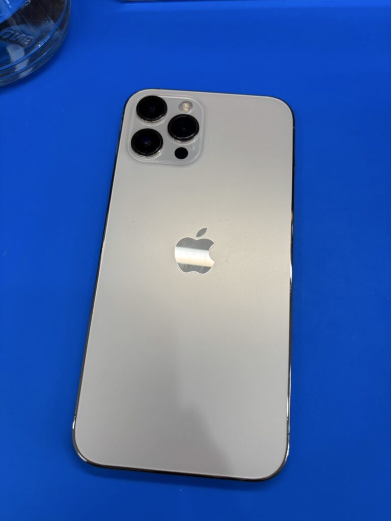 iPhoneバックガラス修理