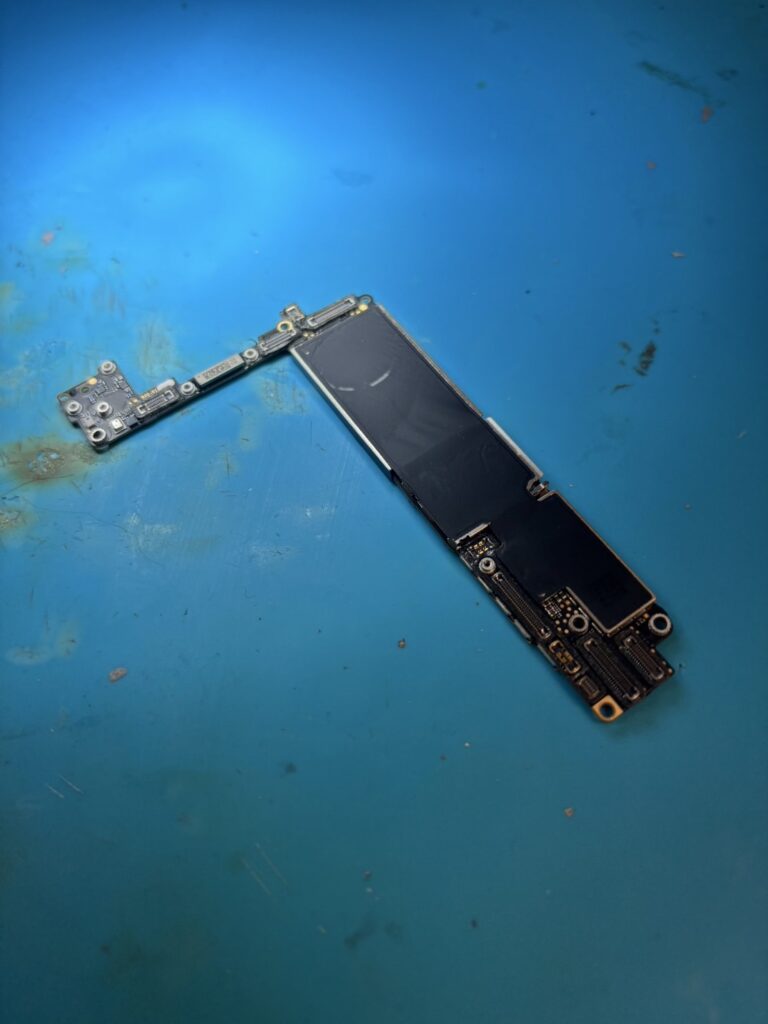 iPhoneSE2メイン基板