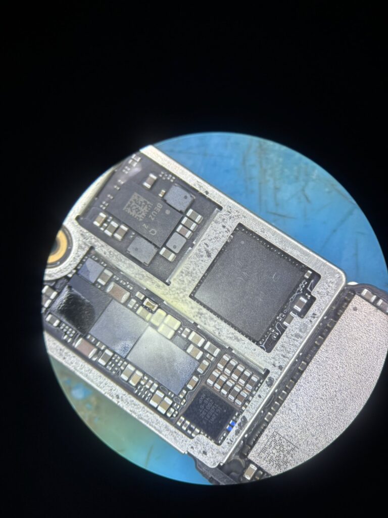 iPhone基板