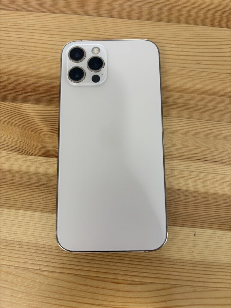iPhone12Proバックガラス交換