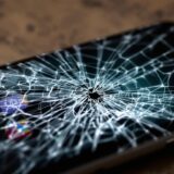 iPhone画面割れ・タッチ不良でお困りの方へ：修理のプロが教える対処法と解決策