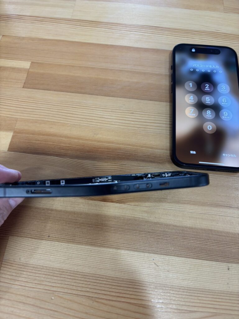 iPhone15フレーム交換