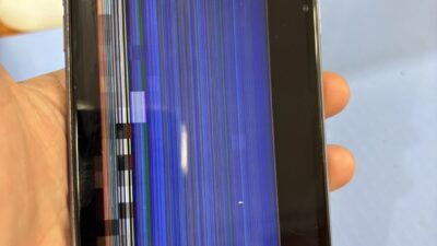 iPhone11画面が割れて表示がおかしくなってしまった【iPhone修理熊谷】