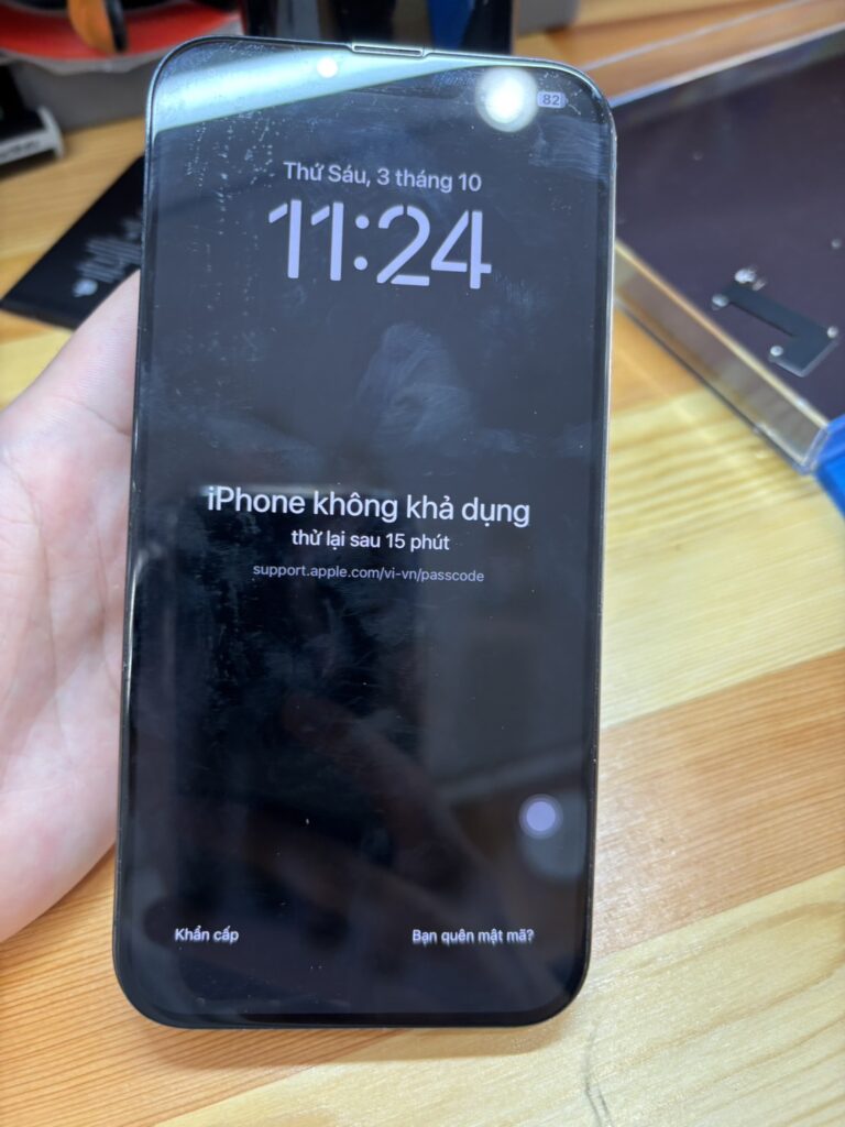iPhone13pro ホワイトスクリーン