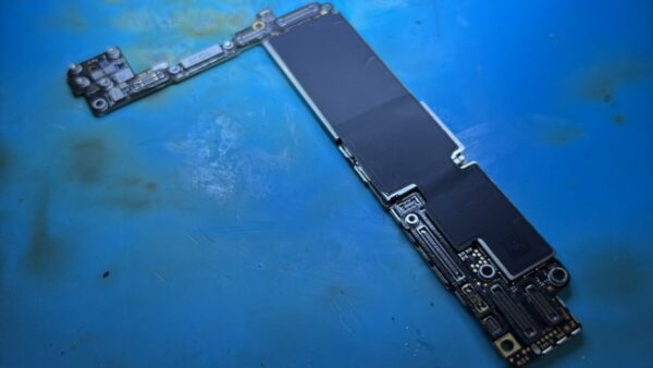 iPhoneSE3突然の起動不良基板修理 【iPhone修理熊谷】