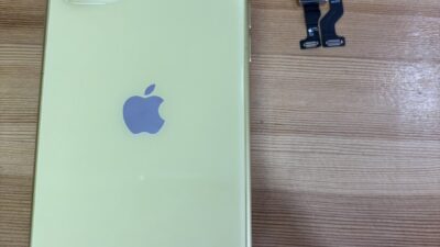 iPhone11カメラを起動すると割れているみたいになる【iPhone修理熊谷】