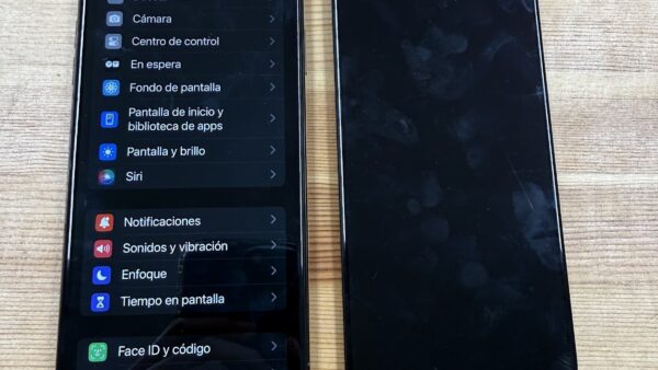 iPhone11Promaxの液晶画面表示不良修理|熊谷市のストックリペア